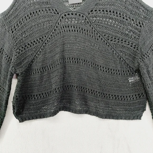 New Joe's Women's Black V-Neck Long Sleeve Knit Crochet Cropped Sweater P3690 - Picture 2 of 8